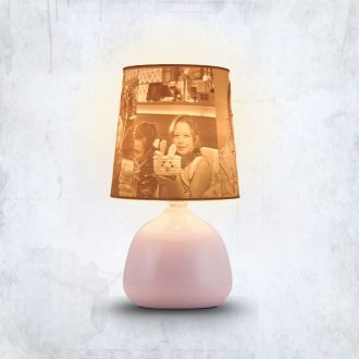   Személyre Szabott Fényképes 3D Lámpa - Egyedi Éjjeli Fény Saját Fotóval - Pink Klasszikus - Ellie