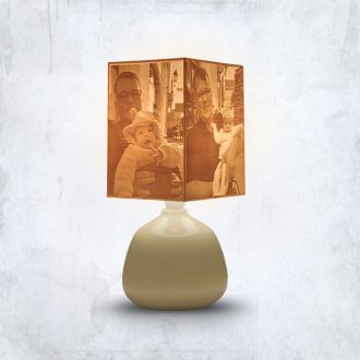   Személyre Szabott Fényképes 3D Lámpa - Egyedi Éjjeli Fény Saját Fotóval - Bézs Hasáb - Ellie