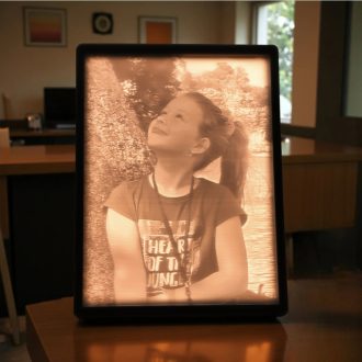Emlékfény – Portré litofán kép kerettel (3:4)