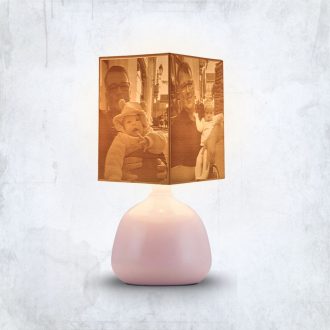   Személyre Szabott Fényképes 3D Lámpa - Egyedi Éjjeli Fény Saját Fotóval - Pink Hasáb - Ellie